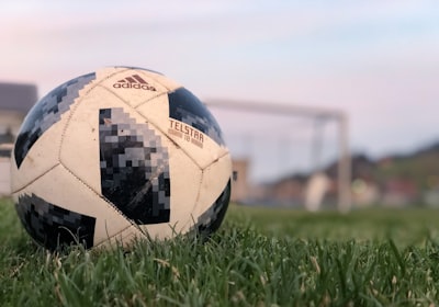 المراكز الدوري الإنجليزي الممتاز 2023-24توقعات وتحليل شامل